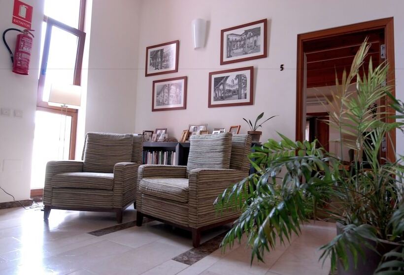 La Casa De Las Titas