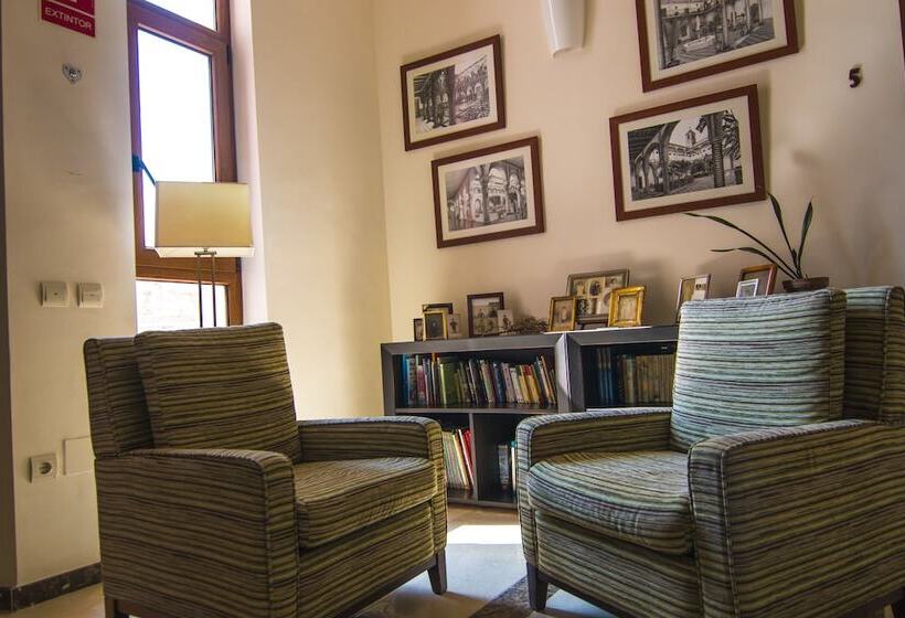 La Casa De Las Titas