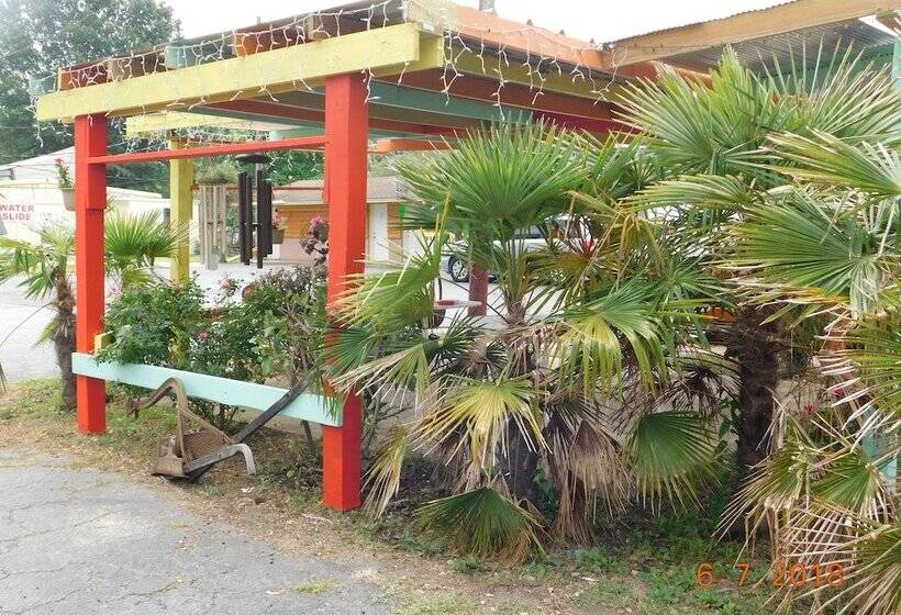 Little Shamrock Motel