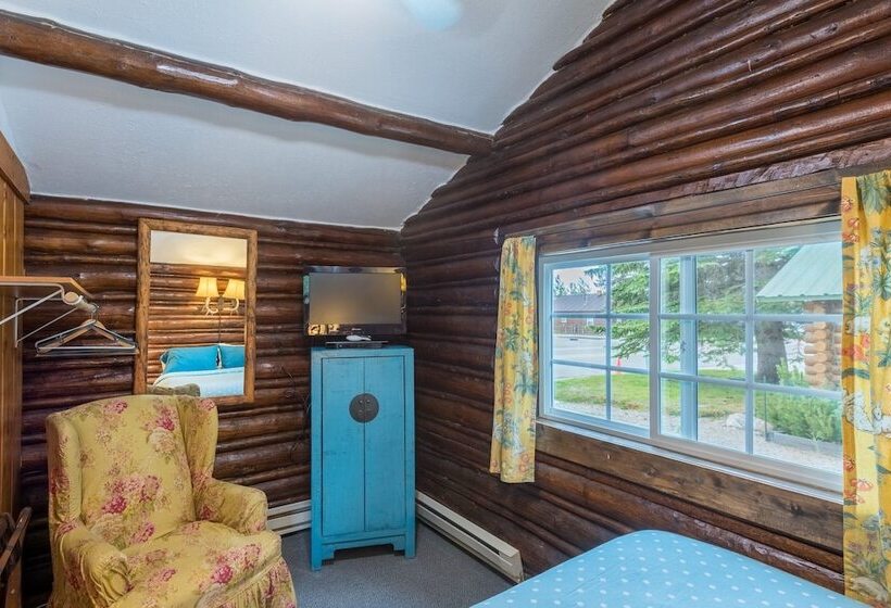 Log Cabin Motel