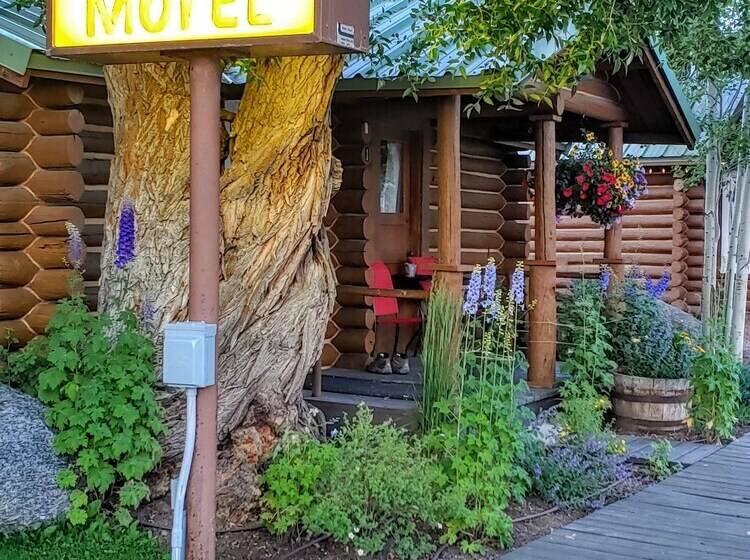 Log Cabin Motel