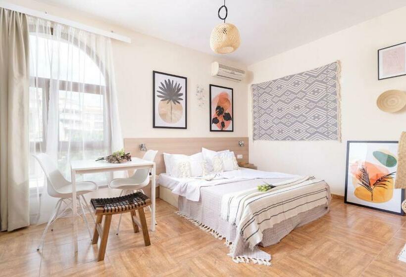 Royal Bay Apartments With Self Check In