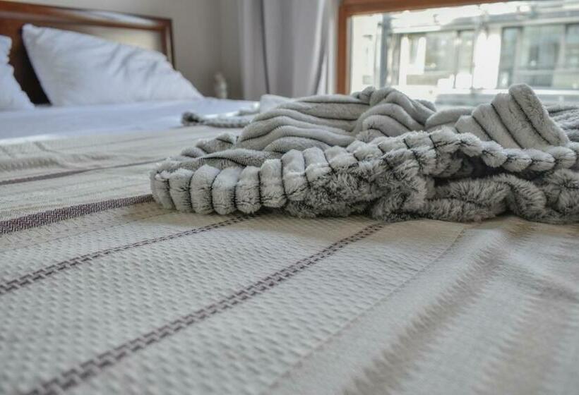 Royal Bay Apartments With Self Check In