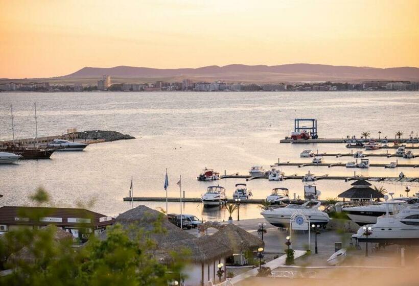 Royal Bay Apartments With Self Check In