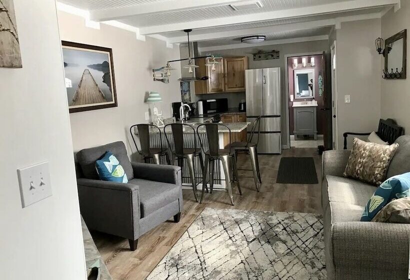 فندق على الطريق Aqua Aire Inn & Suites