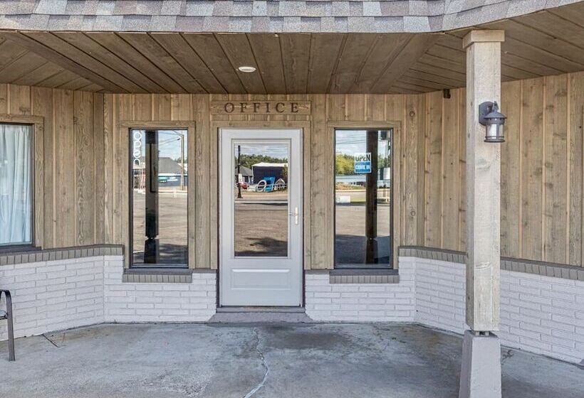 فندق على الطريق Aqua Aire Inn & Suites