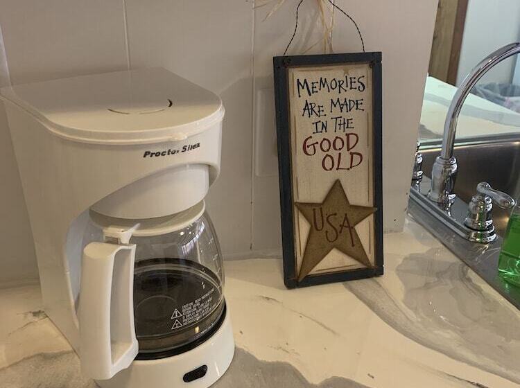 فندق على الطريق Coppermine Lodge