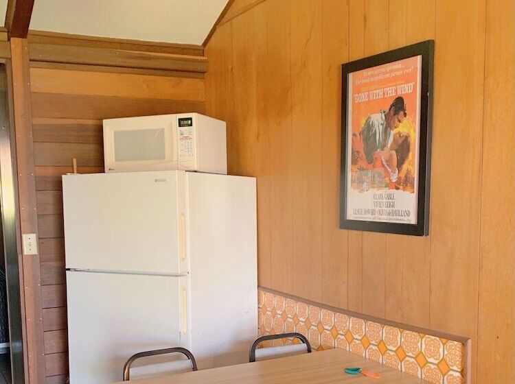 فندق على الطريق Coppermine Lodge