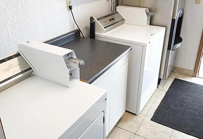 מוטל Prairie Mountain Inn