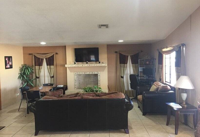 فندق على الطريق Royal Inn Pearsall