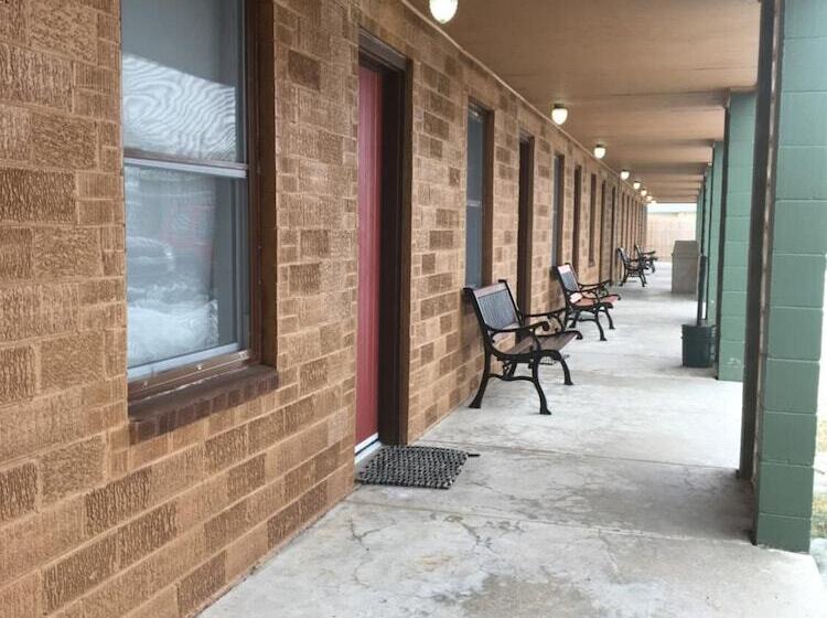 فندق على الطريق The King S Inn