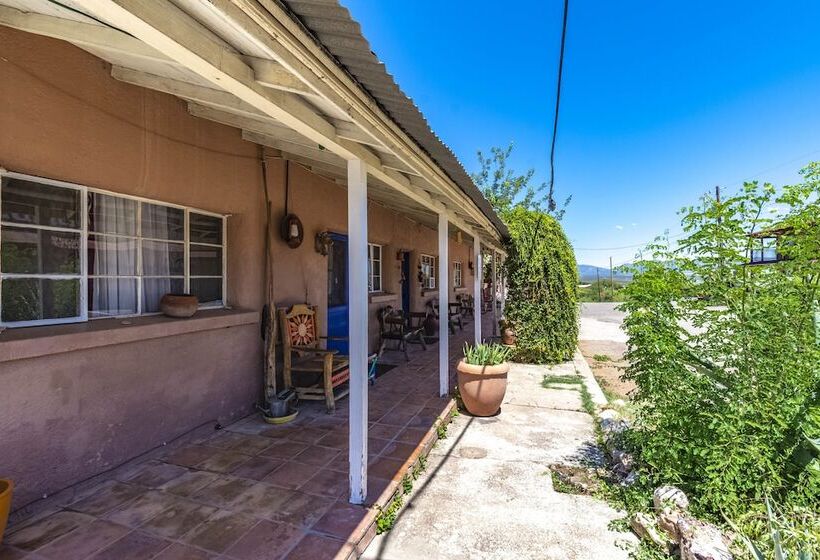 מוטל Tombstone San Jose House