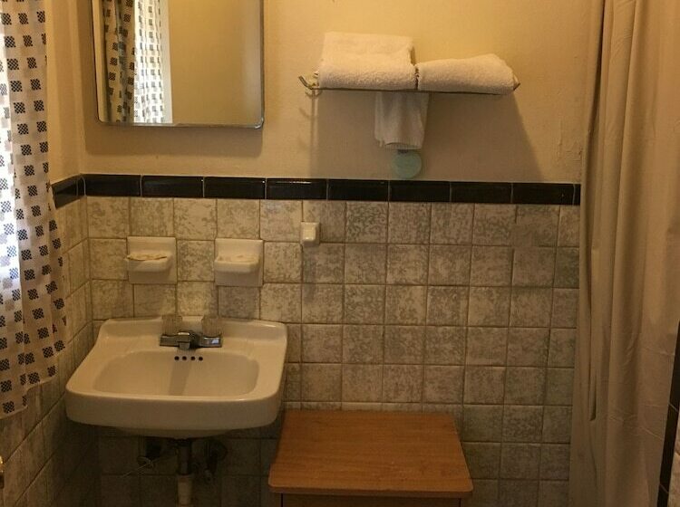 فندق على الطريق Travel Inn