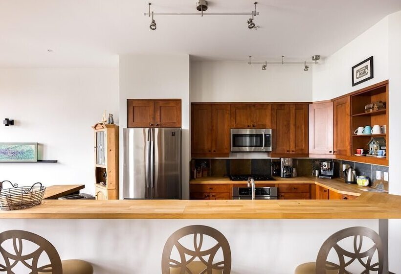 פנסיון Black Rock Ridge