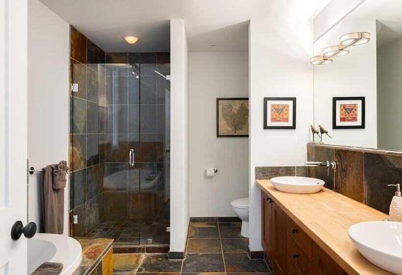 פנסיון Black Rock Ridge