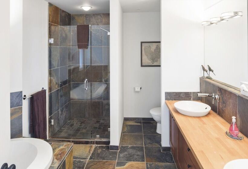 פנסיון Black Rock Ridge