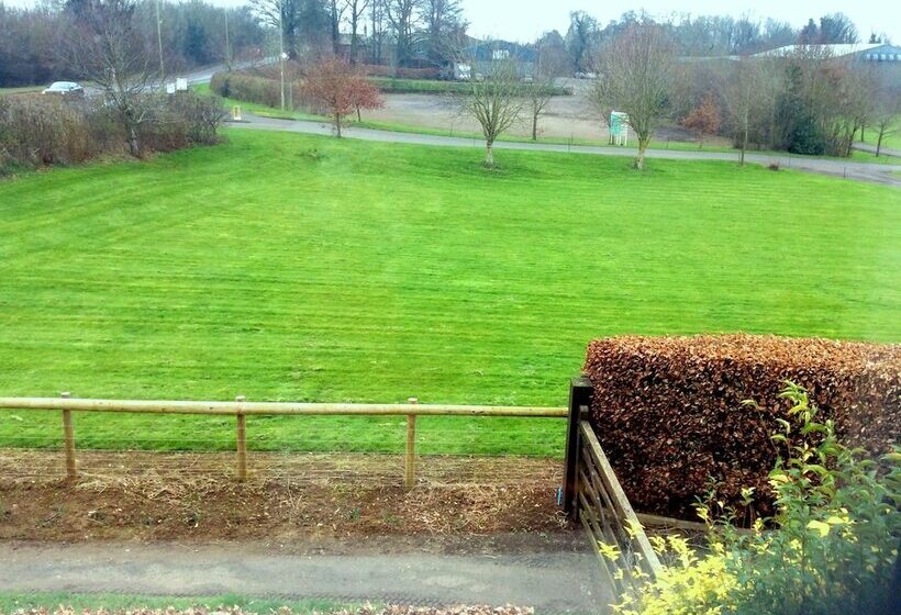 Пансион Cotefields Bed & Breakfast