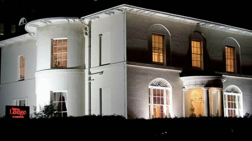 膳宿费 Eagle Lodge Rooms