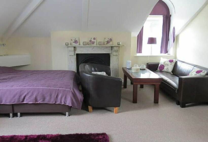 膳宿费 Eagle Lodge Rooms