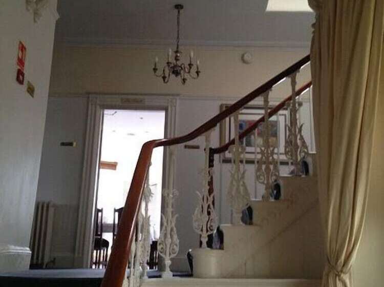 膳宿费 Eagle Lodge Rooms