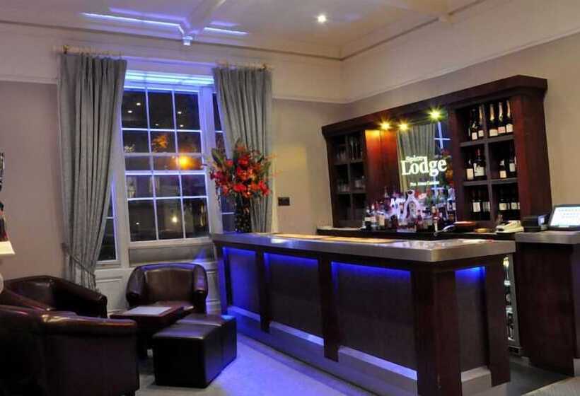 膳宿费 Eagle Lodge Rooms