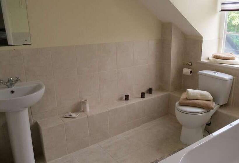 膳宿费 Eagle Lodge Rooms