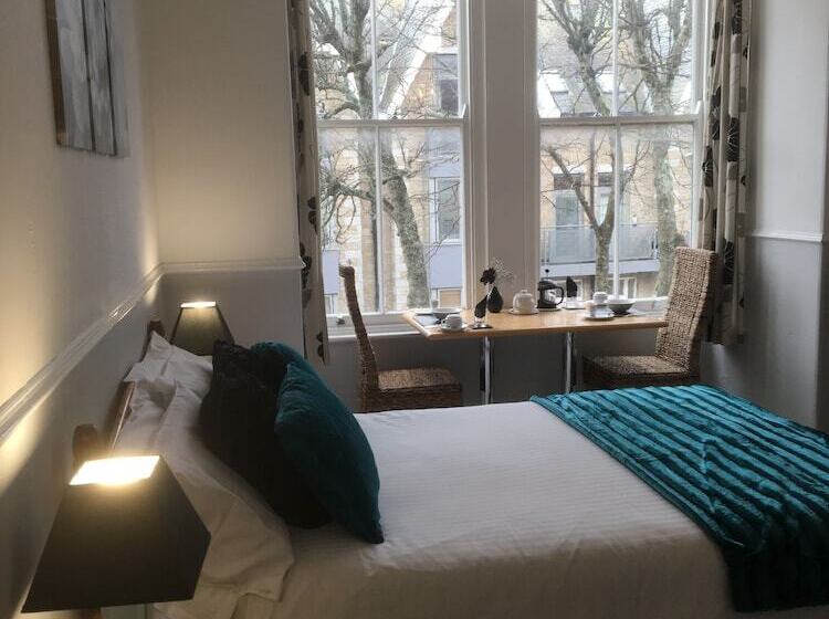 ペンション Garswood Guesthouse