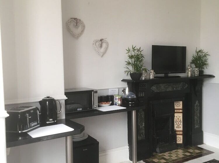 ペンション Garswood Guesthouse