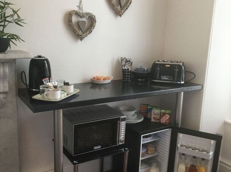 ペンション Garswood Guesthouse