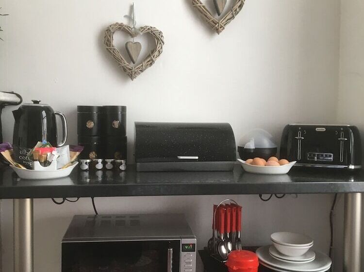 ペンション Garswood Guesthouse