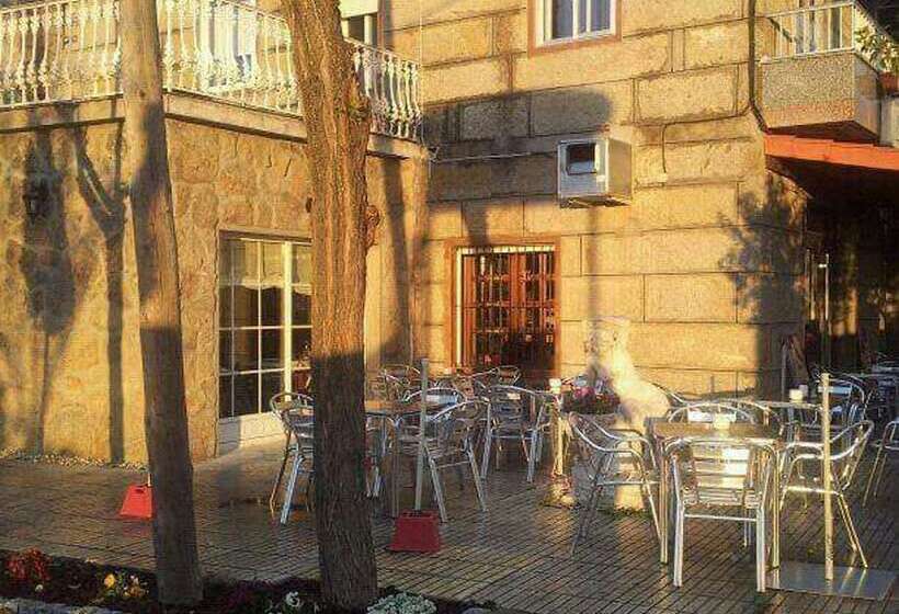 بنسيون Hostal Restaurante Cobas