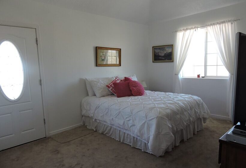 ペンション Lake Powell Manor