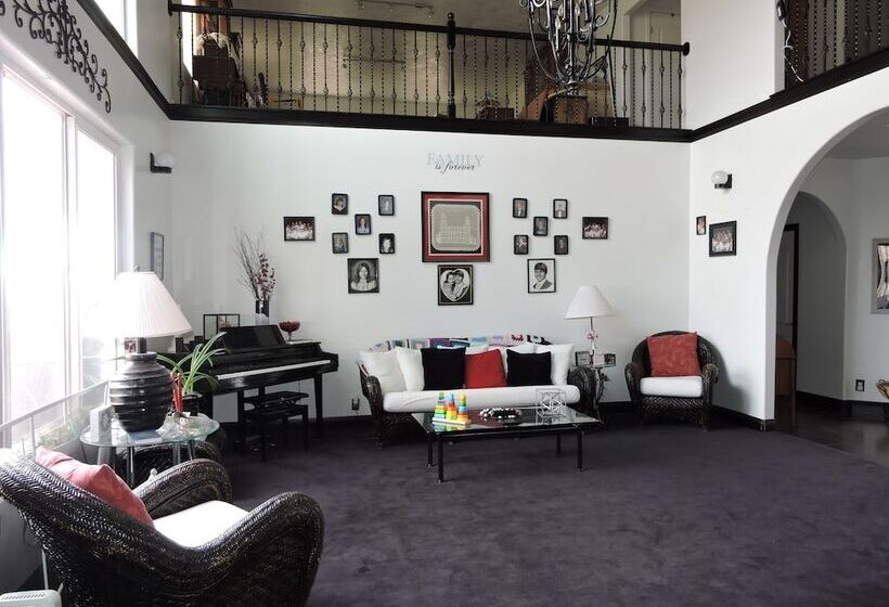 ペンション Lake Powell Manor