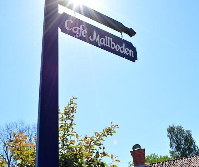 פנסיון Mallboden Café & Vandrarhem