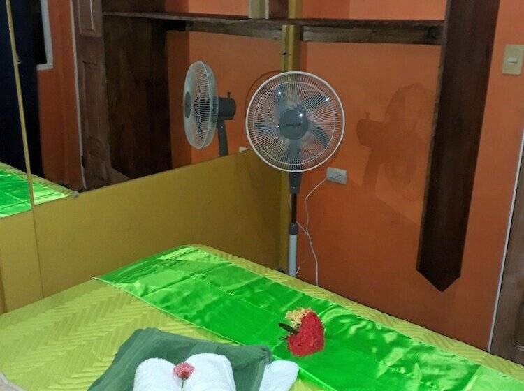 פנסיון Sunset Inn Valle Del Volcan