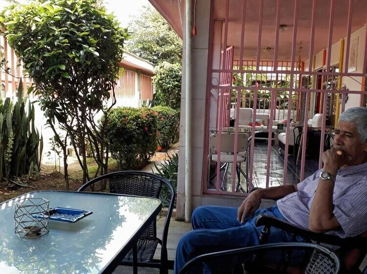 פנסיון Sunset Inn Valle Del Volcan