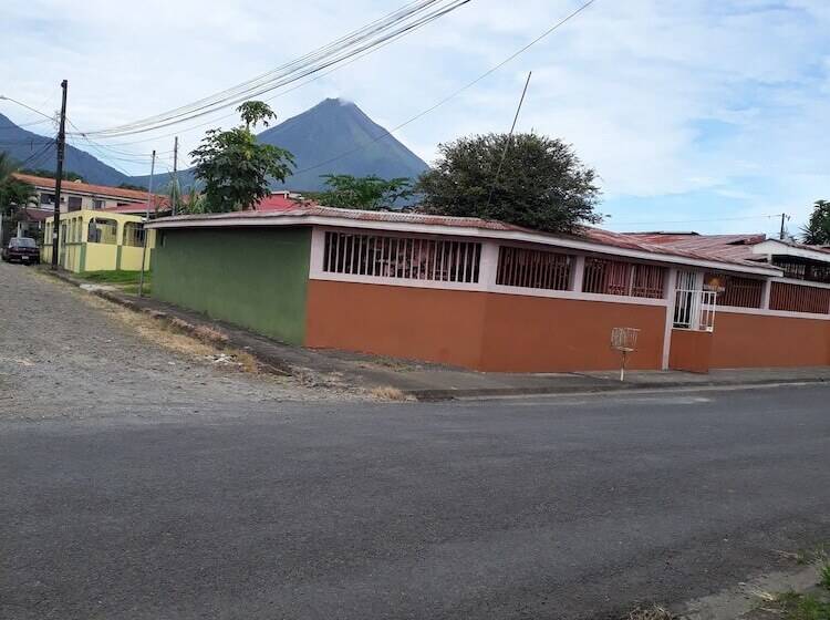 פנסיון Sunset Inn Valle Del Volcan