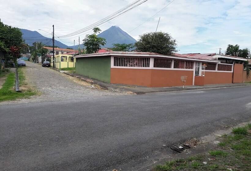 פנסיון Sunset Inn Valle Del Volcan