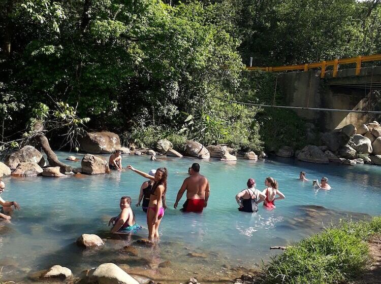 פנסיון Sunset Inn Valle Del Volcan