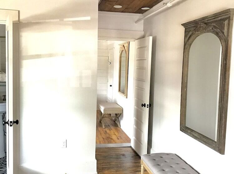 Пансион The Landing Hotel And Dining