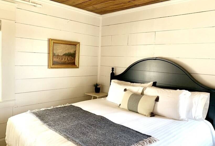 Пансион The Landing Hotel And Dining