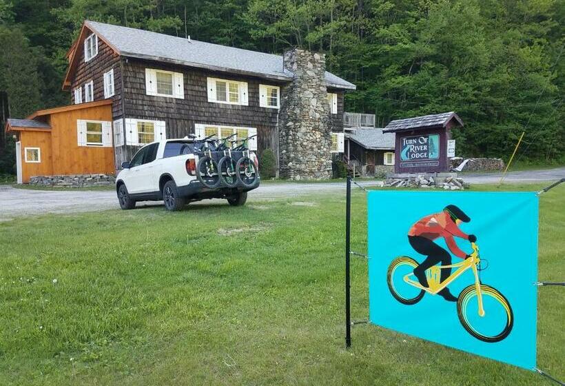 ペンション Turn Of River Lodge