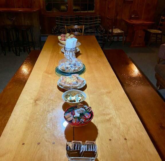 ペンション Turn Of River Lodge