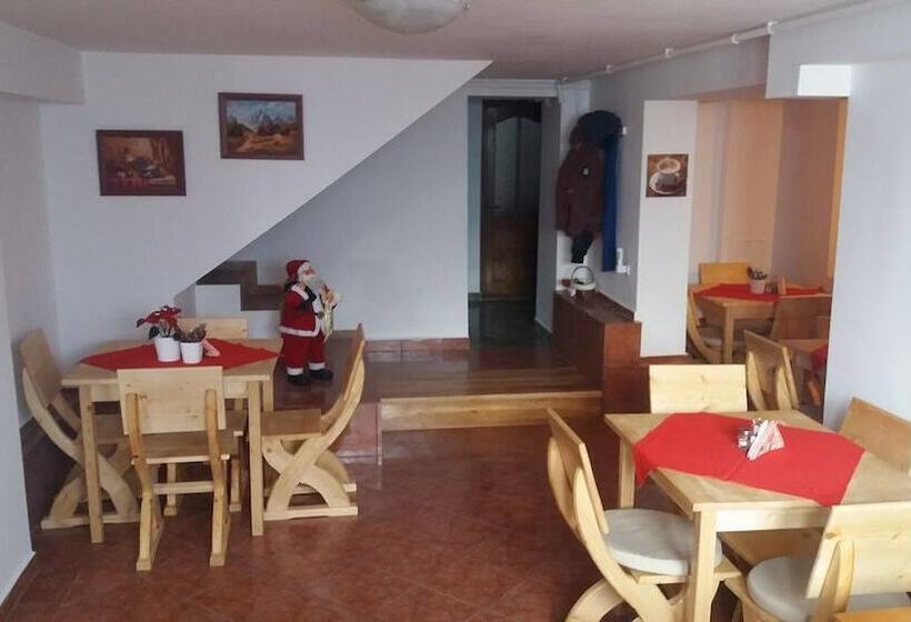 ペンション Vila Aura