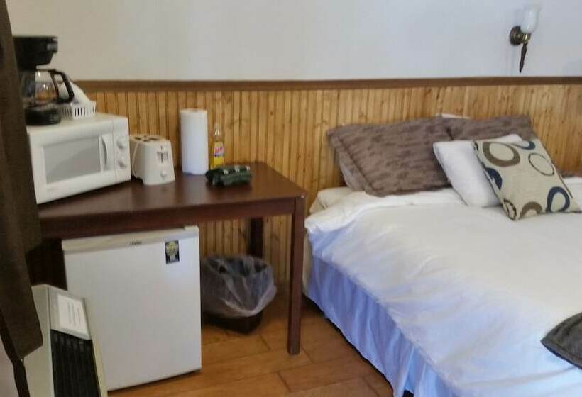 Ponderosa Pines Inn And Cabins