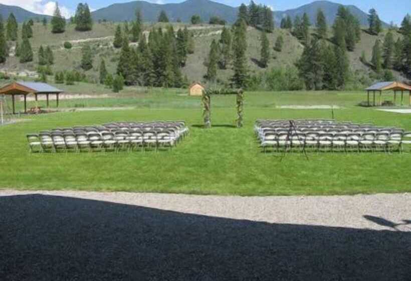 Riverstone Family Lodge