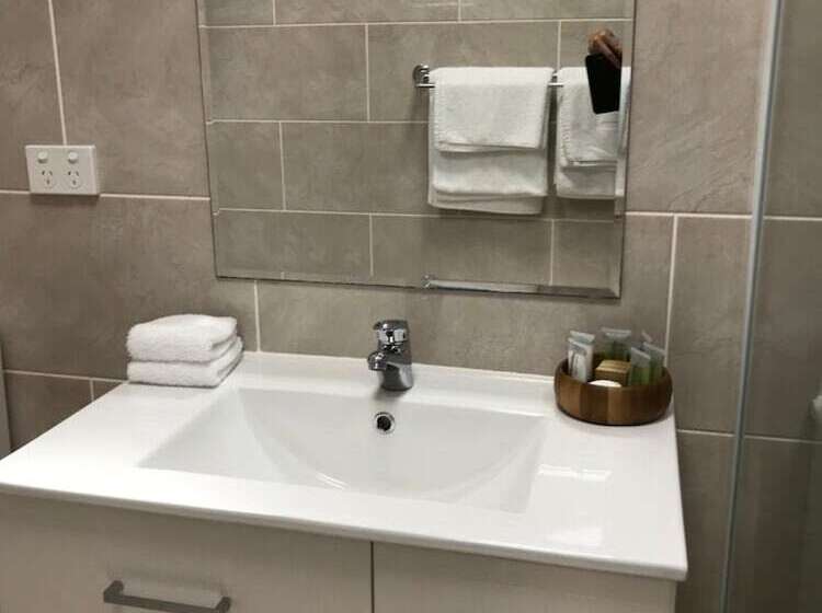 Royal Motel Tenterfield