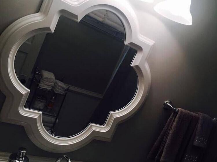 Simply Panache Place