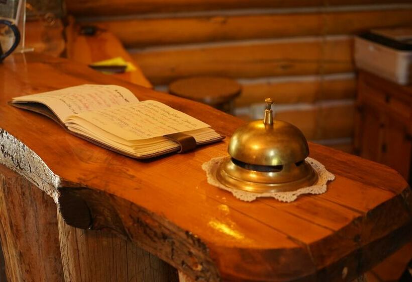 Snowberry Inn Bed & Breakfast