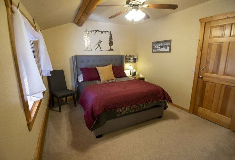 Snowberry Inn Bed & Breakfast